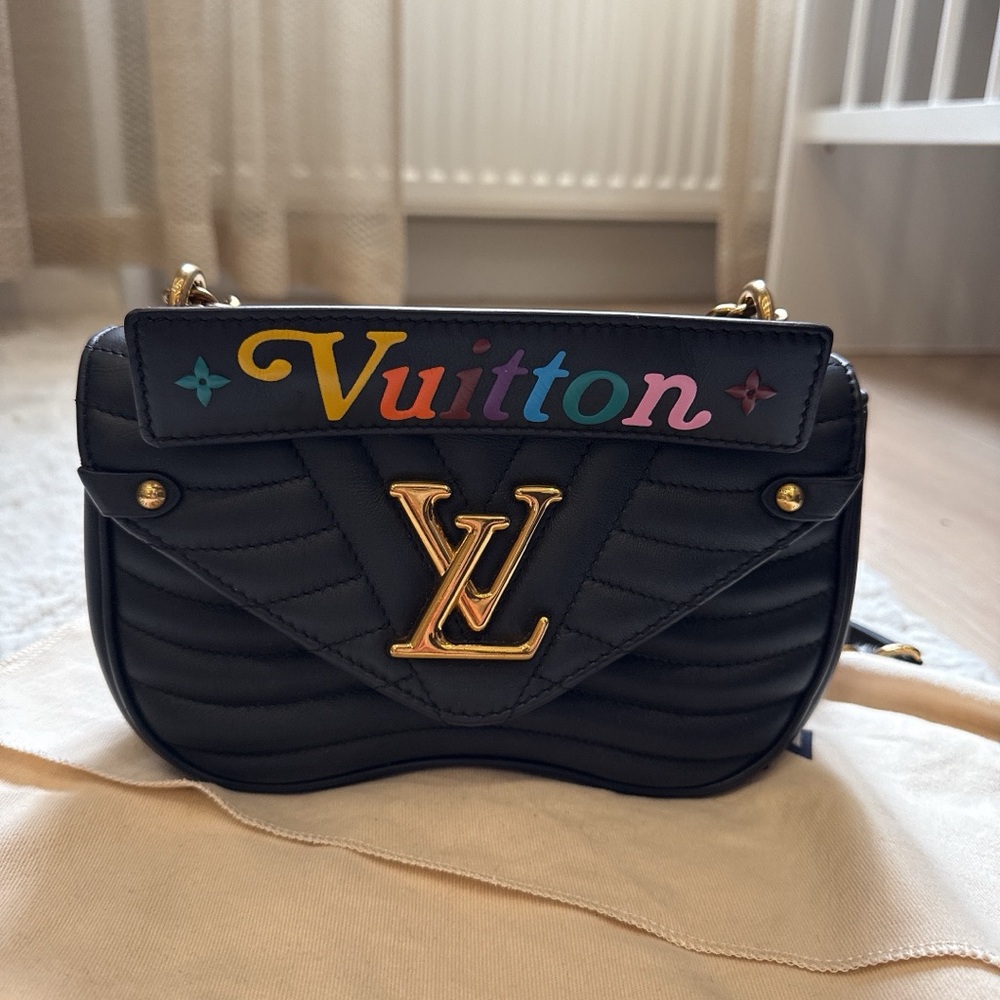 Louis Vuitton New Wave PM chain bag